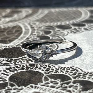 Elegant Silver Teardrop Ring
